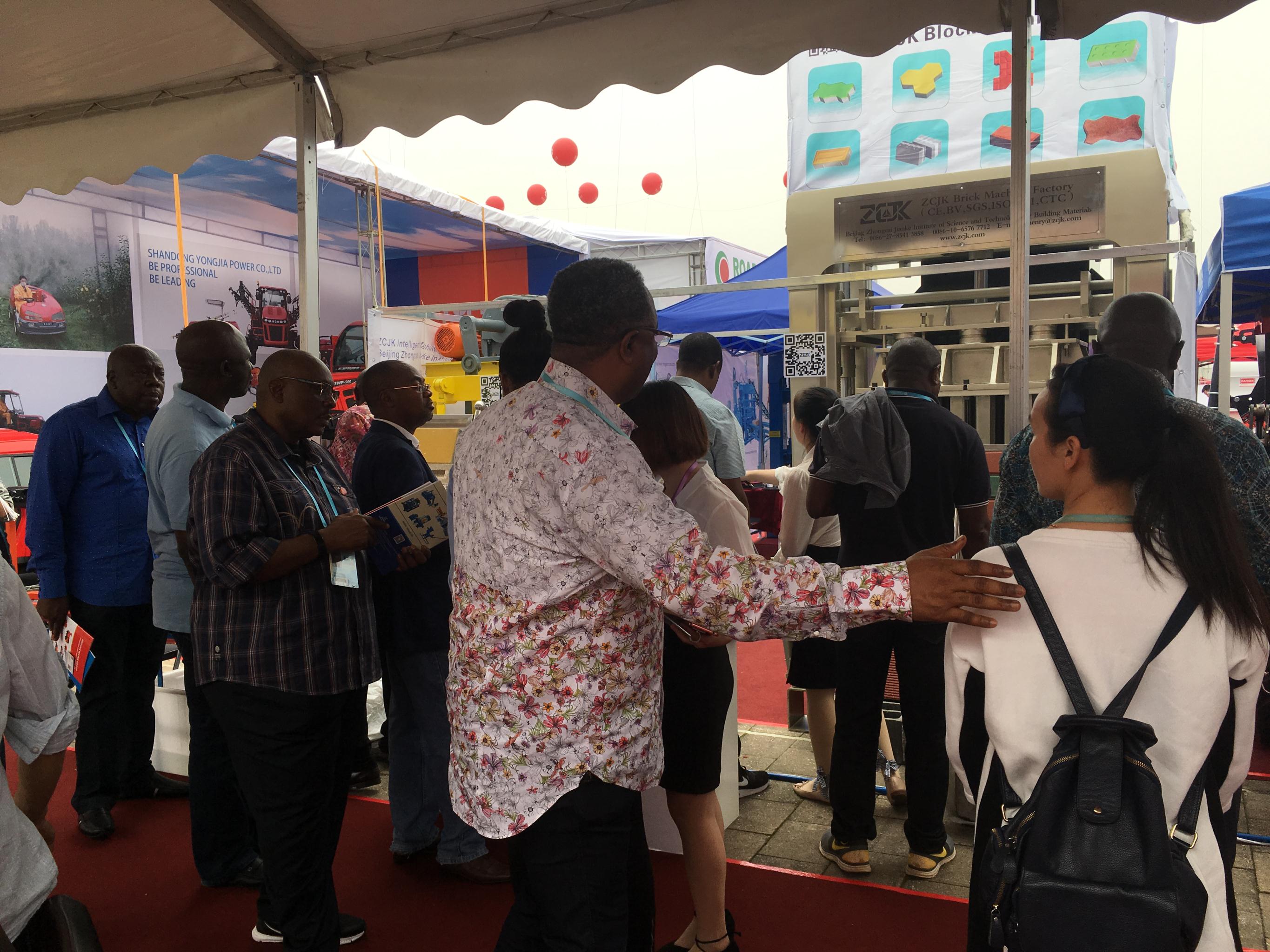 1st day of Canton Fair - ZCJK Block machine (5).jpg